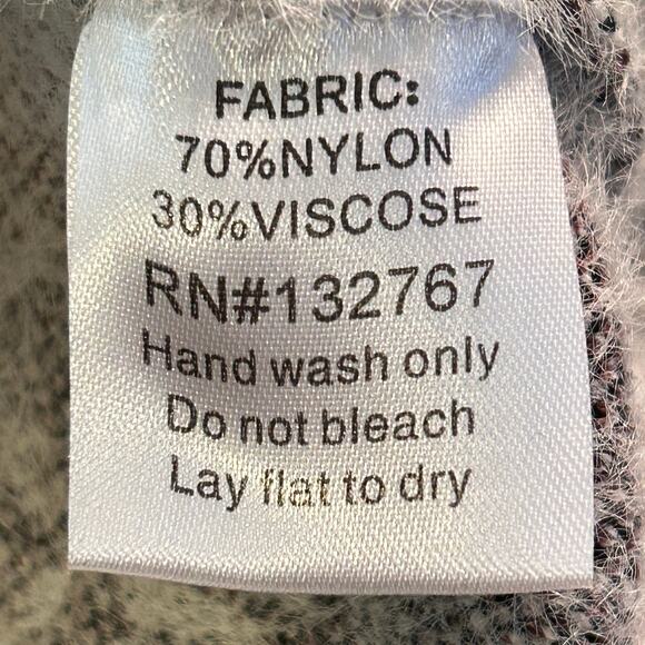 Baciano sweater coat
Long, hooded Size small - Picture 6 of 6